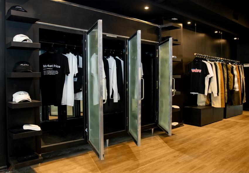 Clothing racks in Market Price